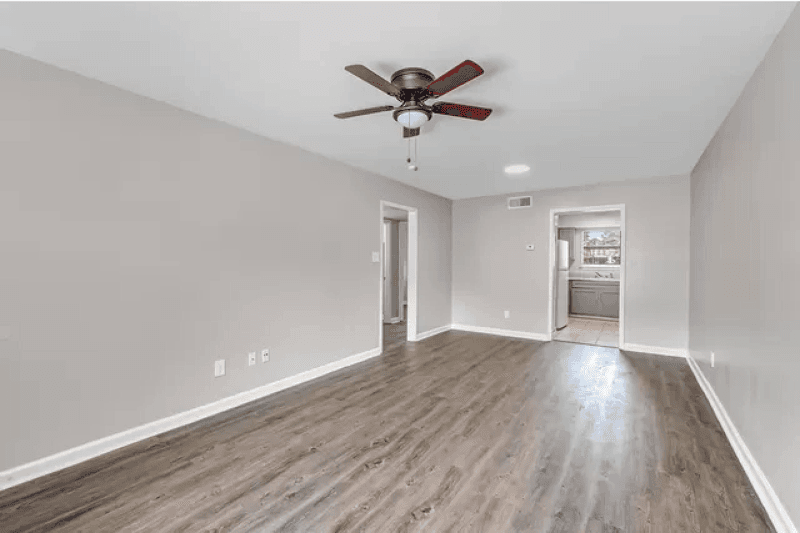 Gulfport Apartment: 529 East Pass Road