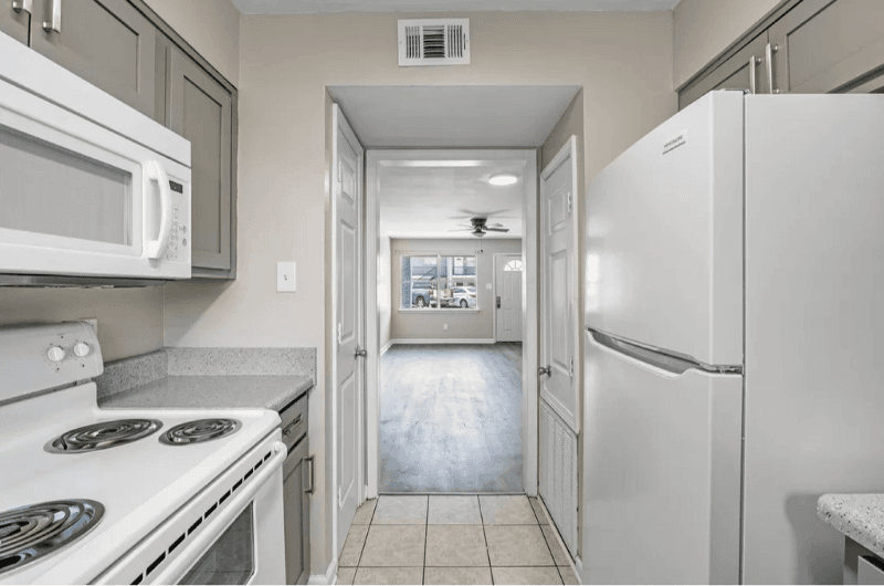 Gulfport Apartment: 529 East Pass Road