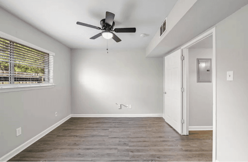 Gulfport Apartment: 529 East Pass Road