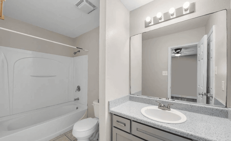 Gulfport Apartment: 529 East Pass Road
