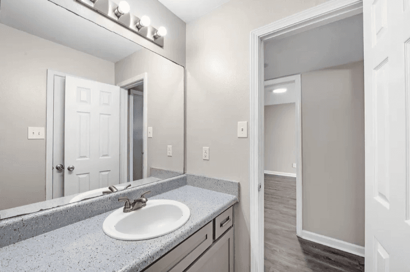 Gulfport Apartment: 529 East Pass Road