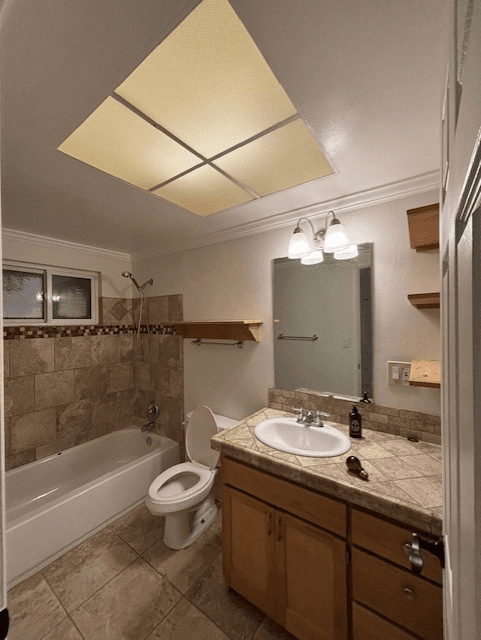 Holladay House: 5327 S Gurene Drive