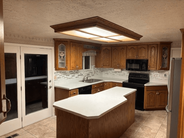 Holladay House: 5327 S Gurene Drive