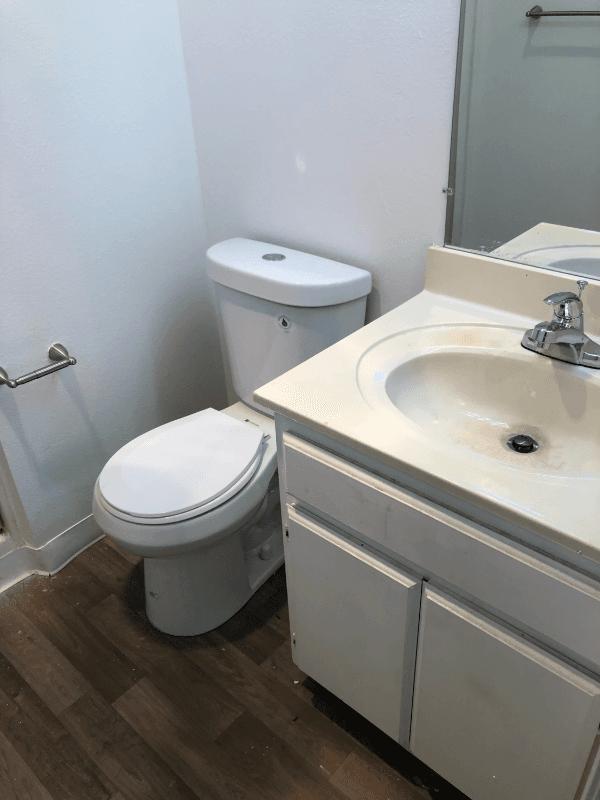 Glendale Apartment: 330 Pioneer dr