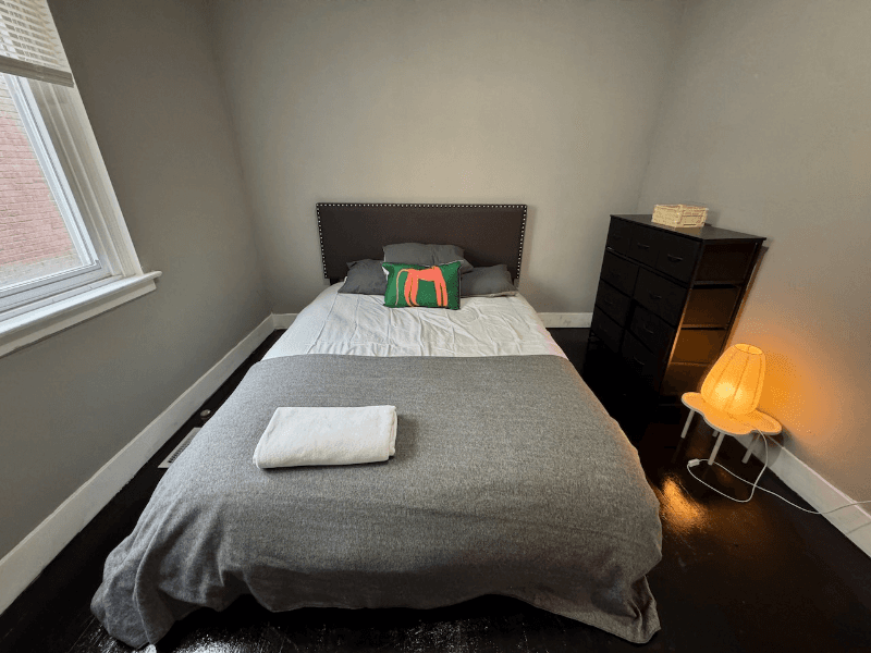 Detroit Single Room: 17150 Santa Rosa