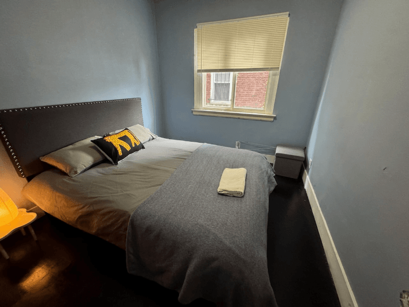Detroit Single Room: 17150 Santa Rosa