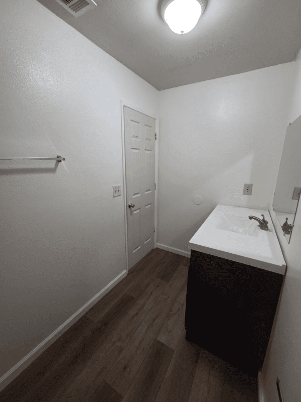 Fresno Multiplex: 512 S Dearing Ave