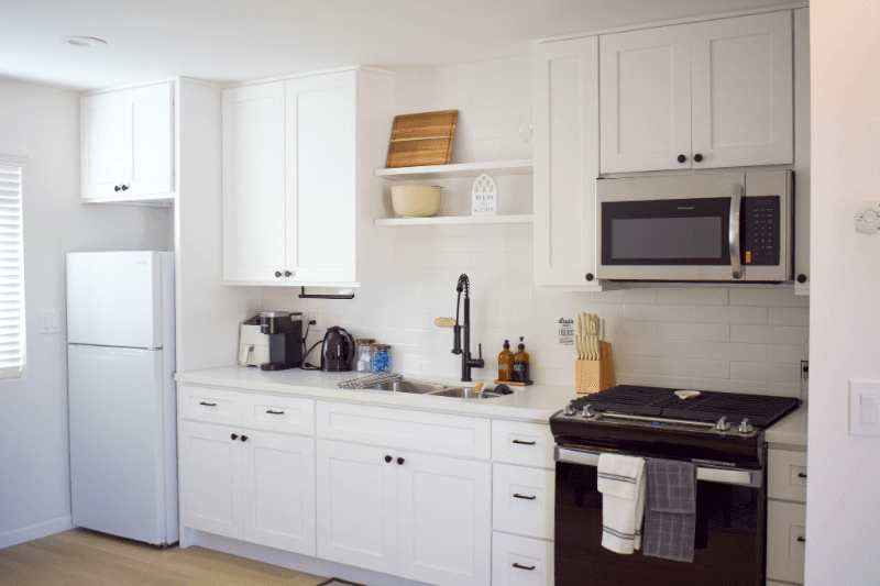 Lancaster House: 4718 1/2 W Ave L6