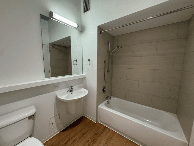 Chicago Condo: 1601 W Division Street