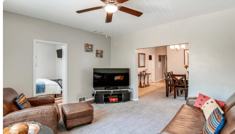 Chicago Single Room: 7353 S. Kenwood Avenue