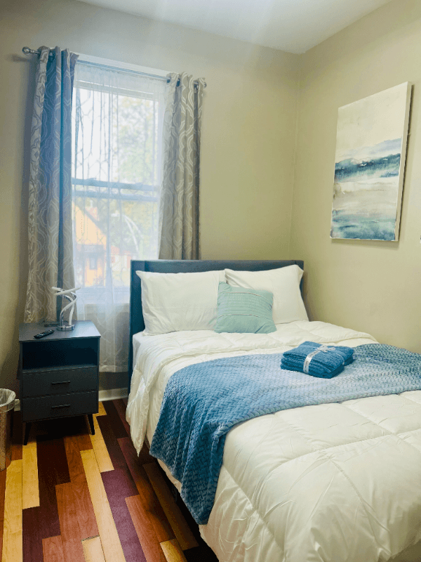 Chicago Single Room: 7353 S. Kenwood Avenue