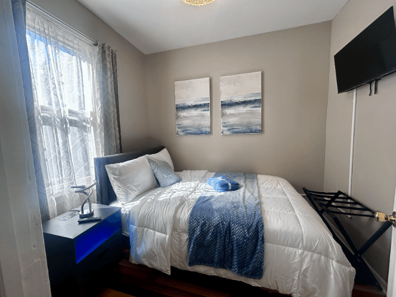 Chicago Single Room: 7353 S. Kenwood Avenue