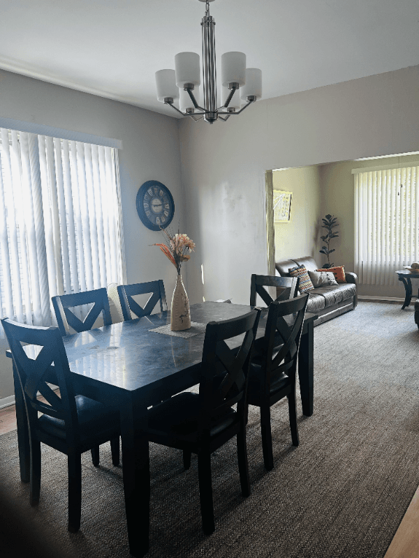 Chicago Single Room: 7353 S. Kenwood Avenue