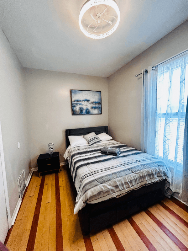 Chicago Single Room: 7353 S. Kenwood Avenue