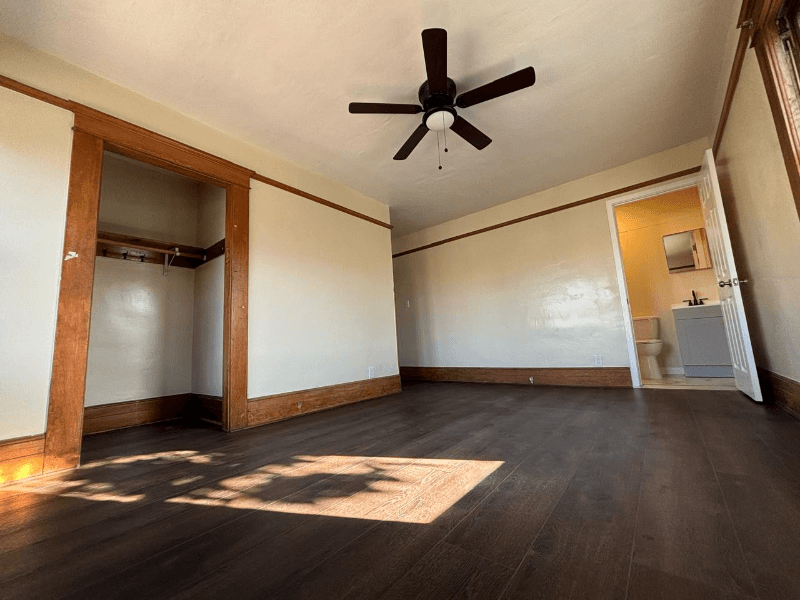 Los Angeles Single Room: 526 W 49th St Los Angeles, CA 90037