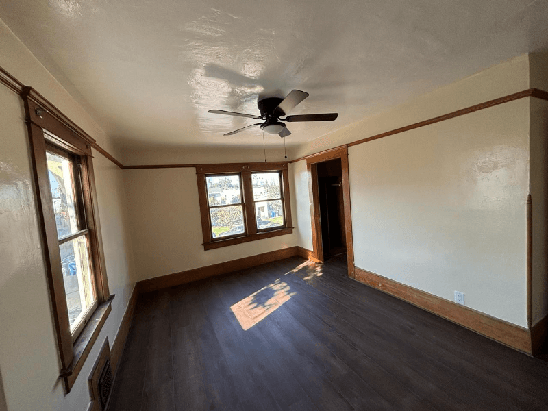 Los Angeles Single Room: 526 W 49th St Los Angeles, CA 90037