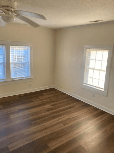 Richlands House: 200 Koonce Fork Rd
