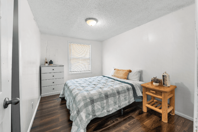 Delta Multiplex: 275 S 150 W