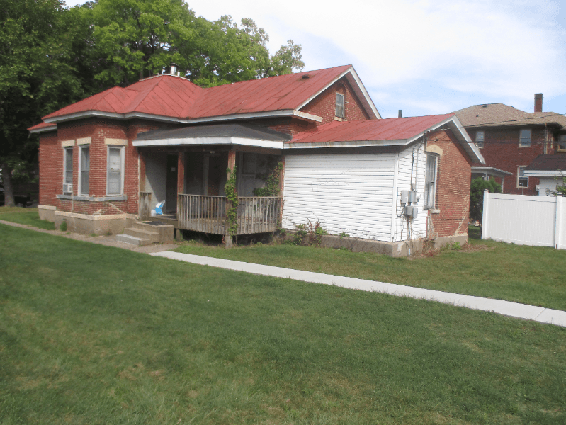 La Crosse Multiplex: 922 Cameron Avenue