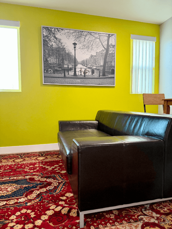 Los Angeles Single Room: 1265 E Adams Boulvedard