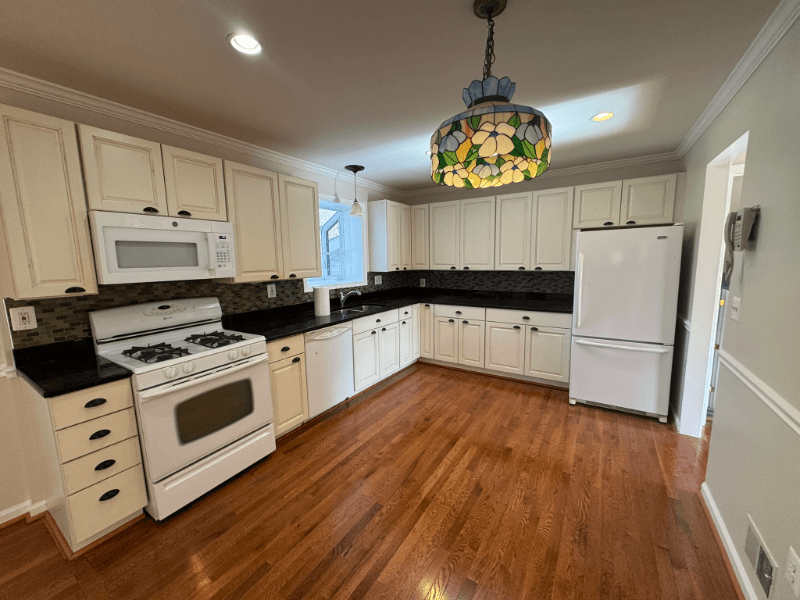 Olney House: 19532 Olney Mill Rd