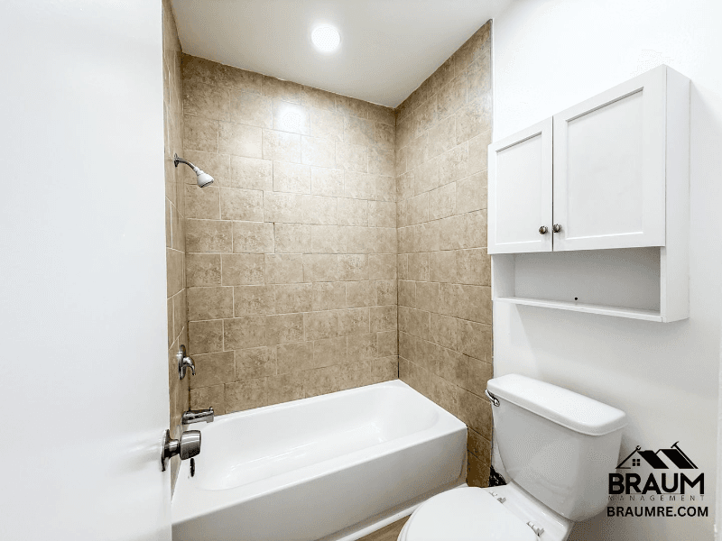 Sherman Oaks Apartment: 5461 Kester Ave