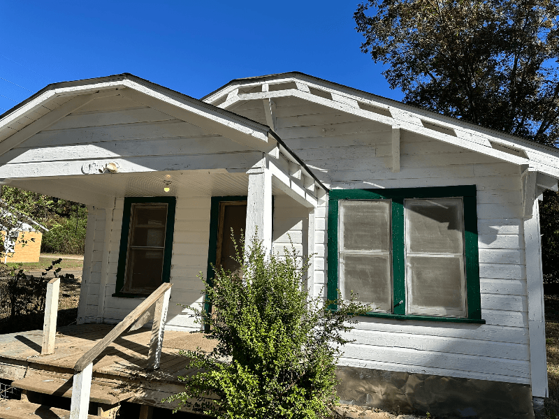 Texarkana House: 1301 South Stateline