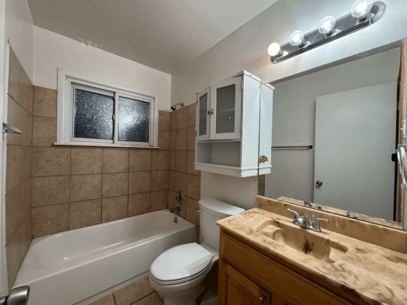 Hazel Park House: 1202 E George Ave