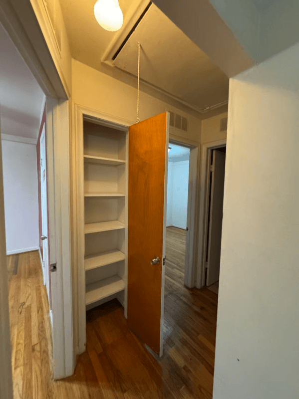 Hazel Park House: 1202 E George Ave