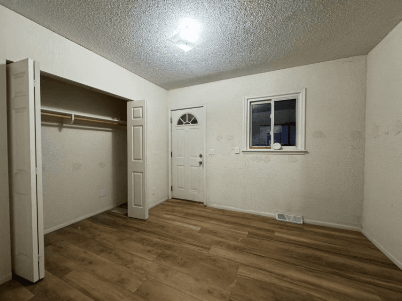 Hazel Park House: 1202 E George Ave