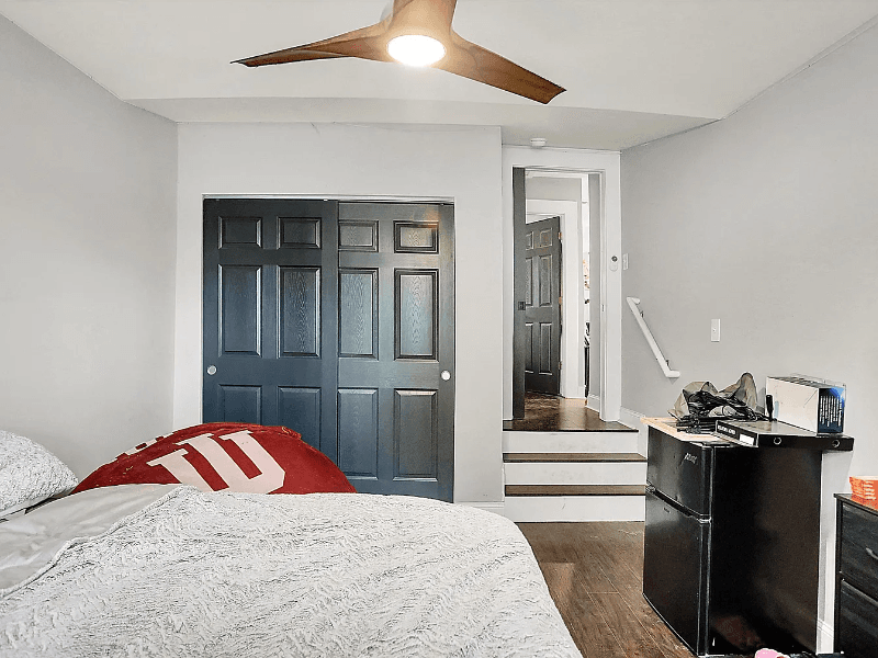 Indianapolis House: 1641 Iowa St