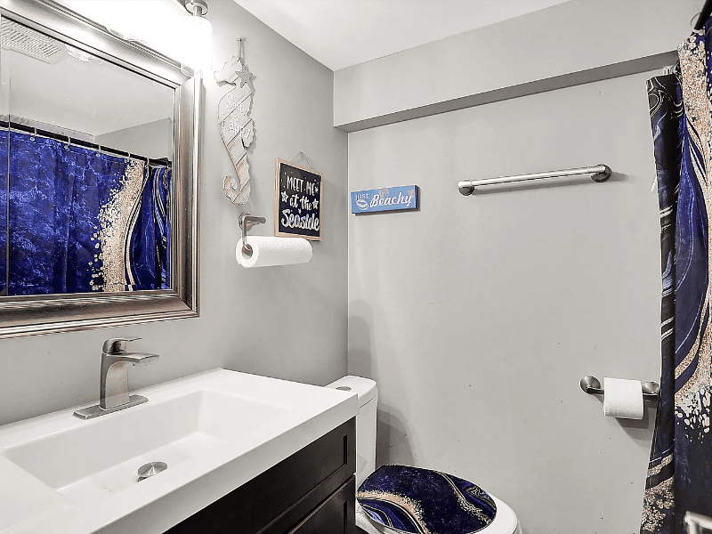 Indianapolis House: 1641 Iowa St
