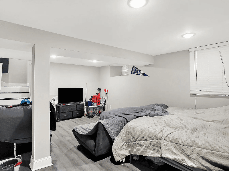 Indianapolis House: 1641 Iowa St