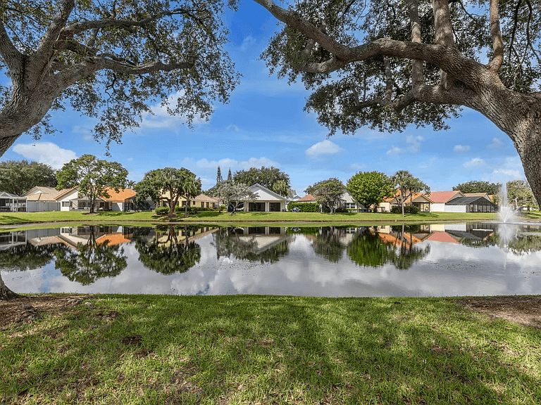 Boynton Beach House: 190 Temple Ave