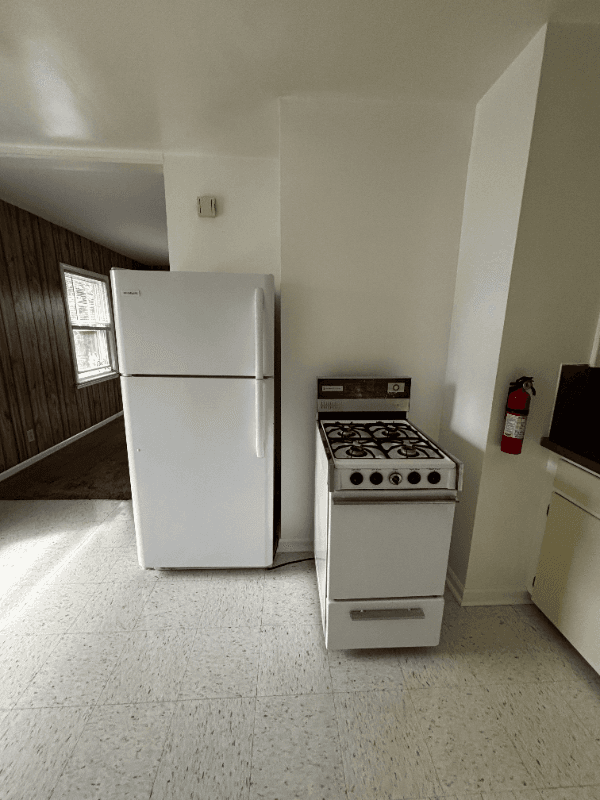 Kalamazoo Apartment: 142 Riverview Dr.