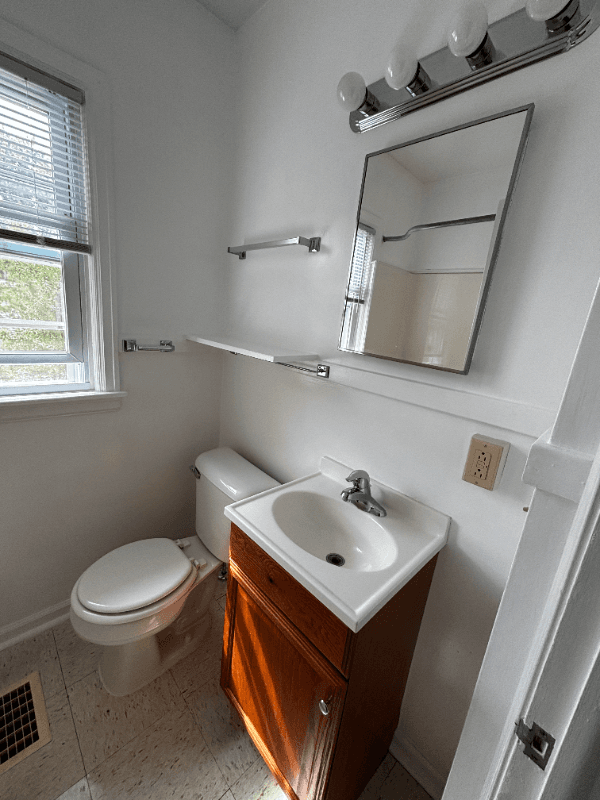 Kalamazoo Apartment: 142 Riverview Dr.