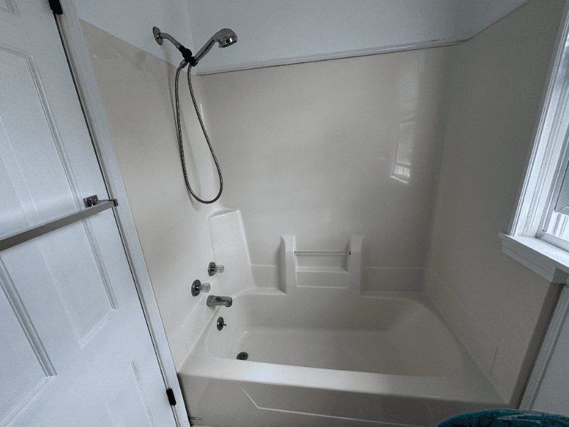 Kalamazoo Apartment: 142 Riverview Dr.