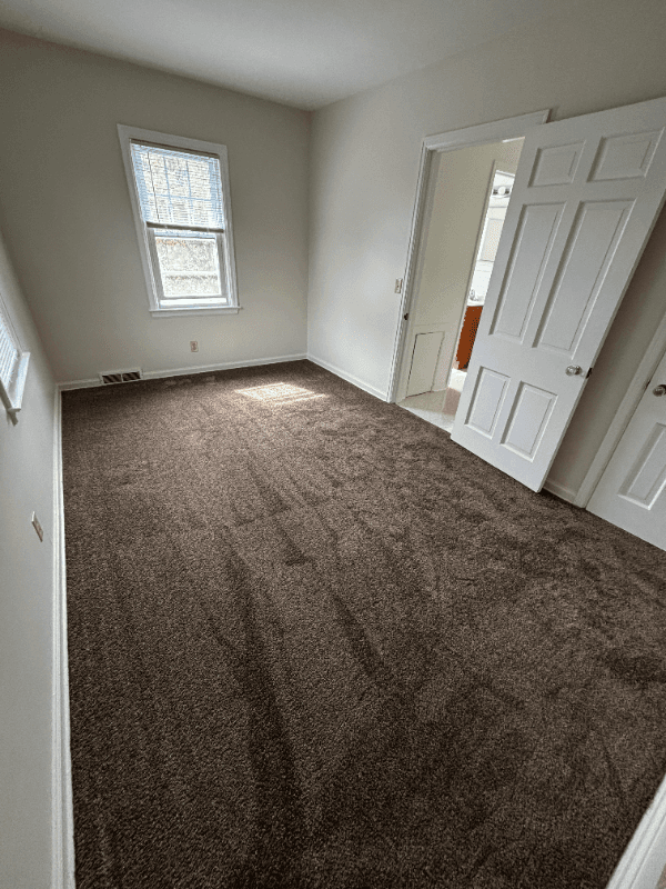 Kalamazoo Apartment: 142 Riverview Dr.