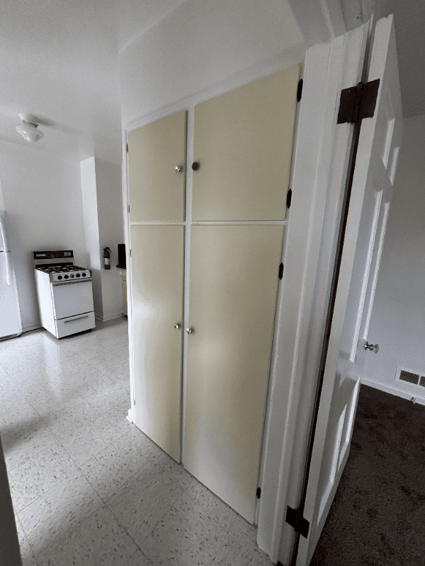 Kalamazoo Apartment: 142 Riverview Dr.