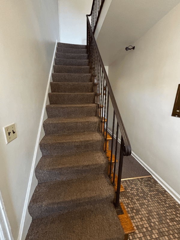 Kalamazoo Apartment: 142 Riverview Dr.