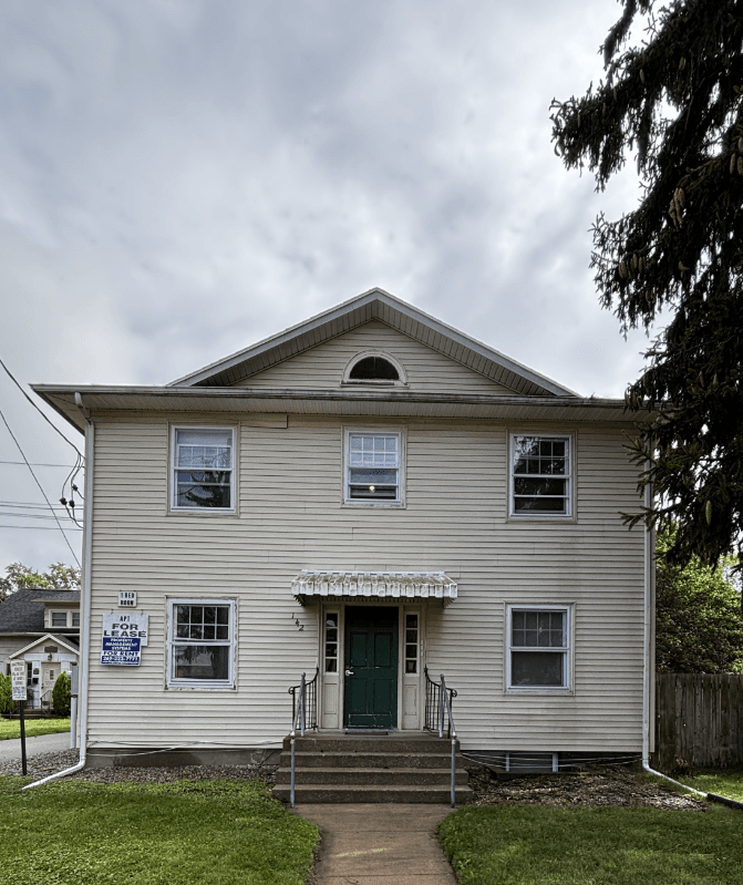 Kalamazoo Apartment: 142 Riverview Dr.