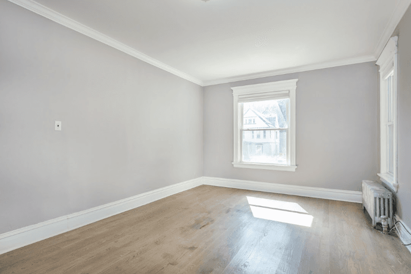 East Orange Single Room: 233 Glenwood Ave
