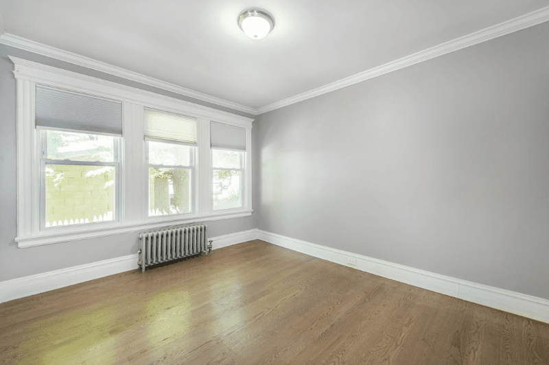 East Orange Single Room: 233 Glenwood Ave