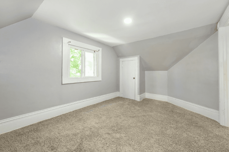 East Orange Single Room: 233 Glenwood Ave