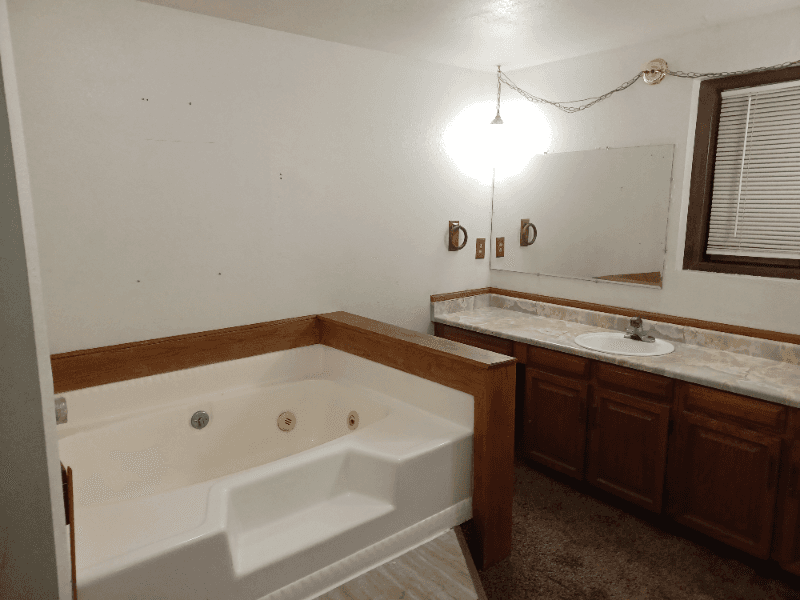 SPOKANE House: 3912 E HARTSON AVE