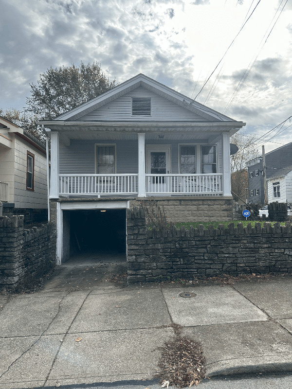 Covington House: 401 E 15th St