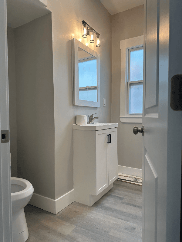 Covington House: 401 E 15th St