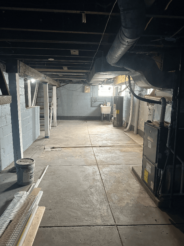 Covington House: 401 E 15th St