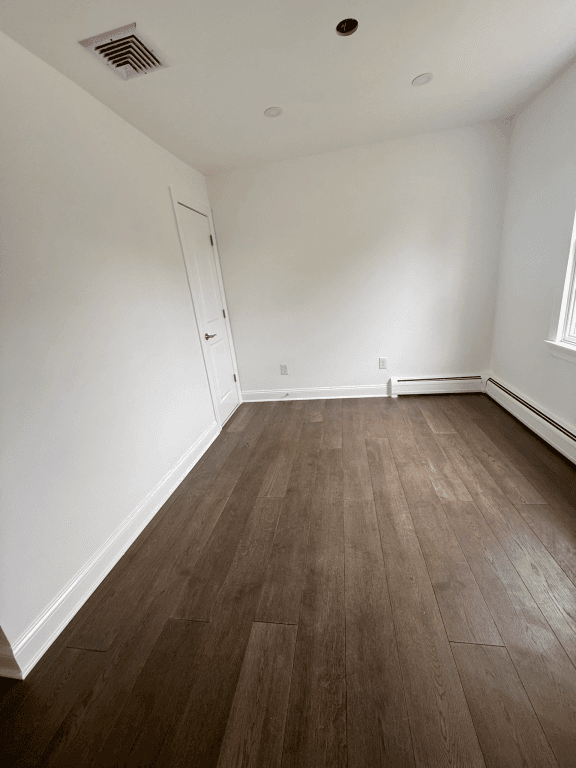 East Hanover House: 71 Tiffany Drive