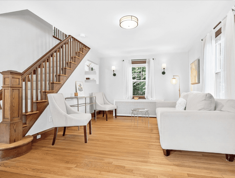 Wellesley House: 39R Twitchell Street